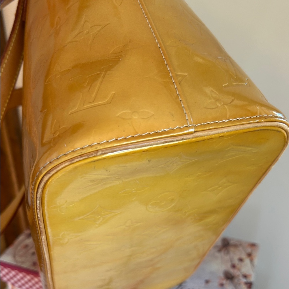 Louis Vuitton Shiny Vernis Gold Tote - Picture 10 of 16
